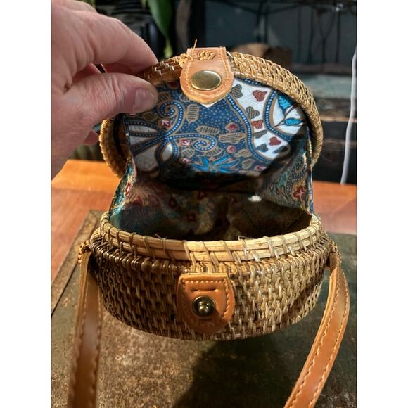 Handwoven round Rattan straw brown tan Purse shoulder bag leather strap - Picture 8 of 9